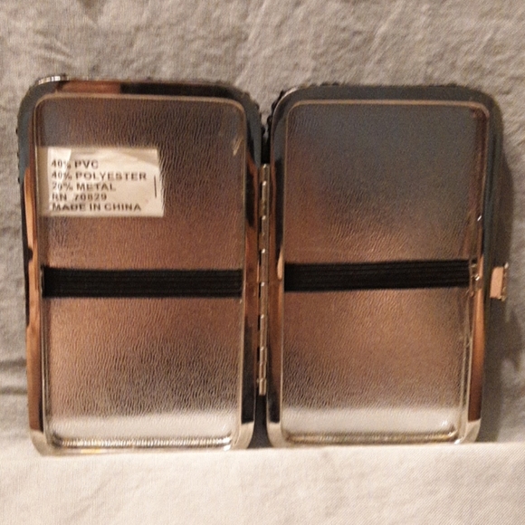 Case - Picture 2 of 2